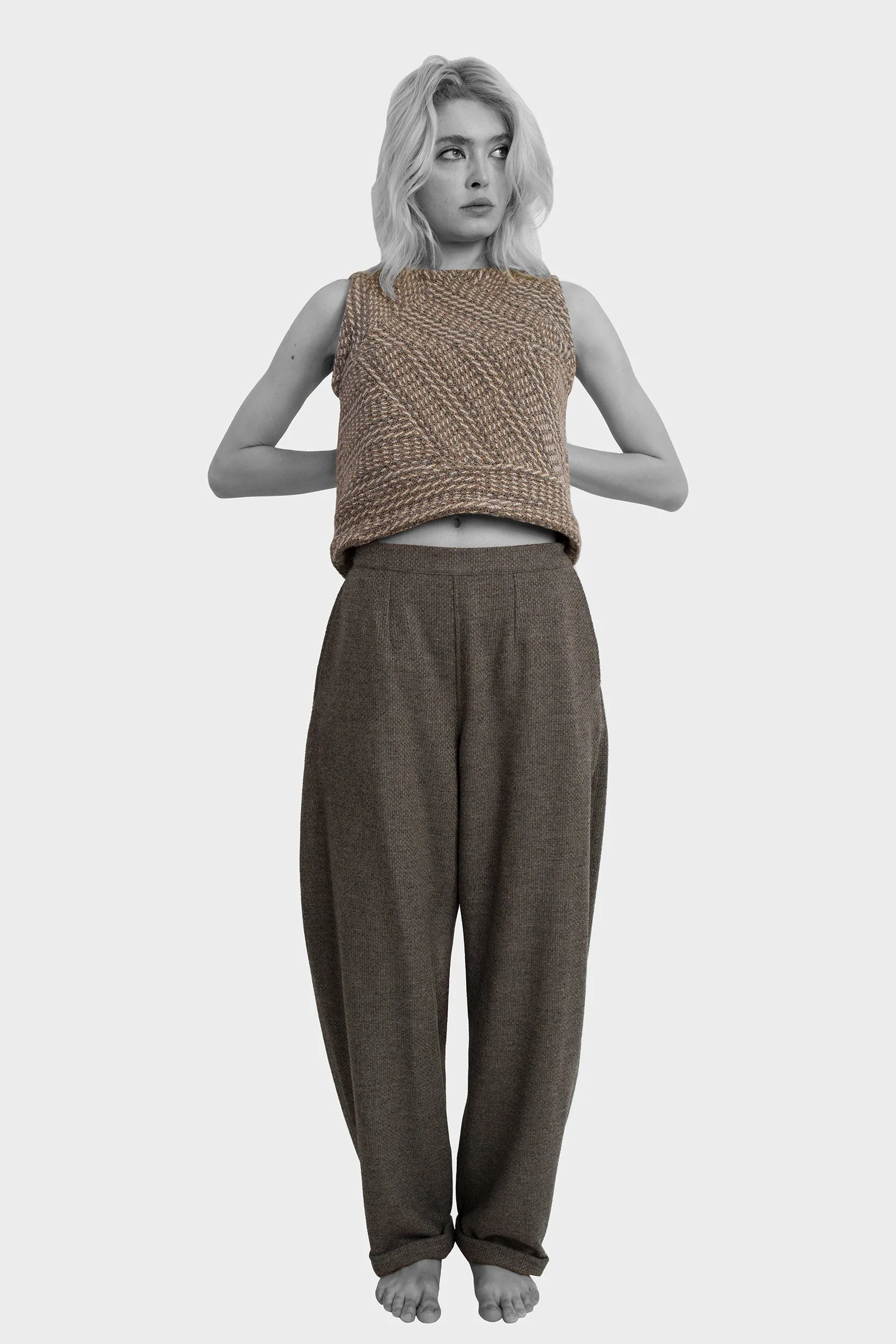 Curved Wool Pants