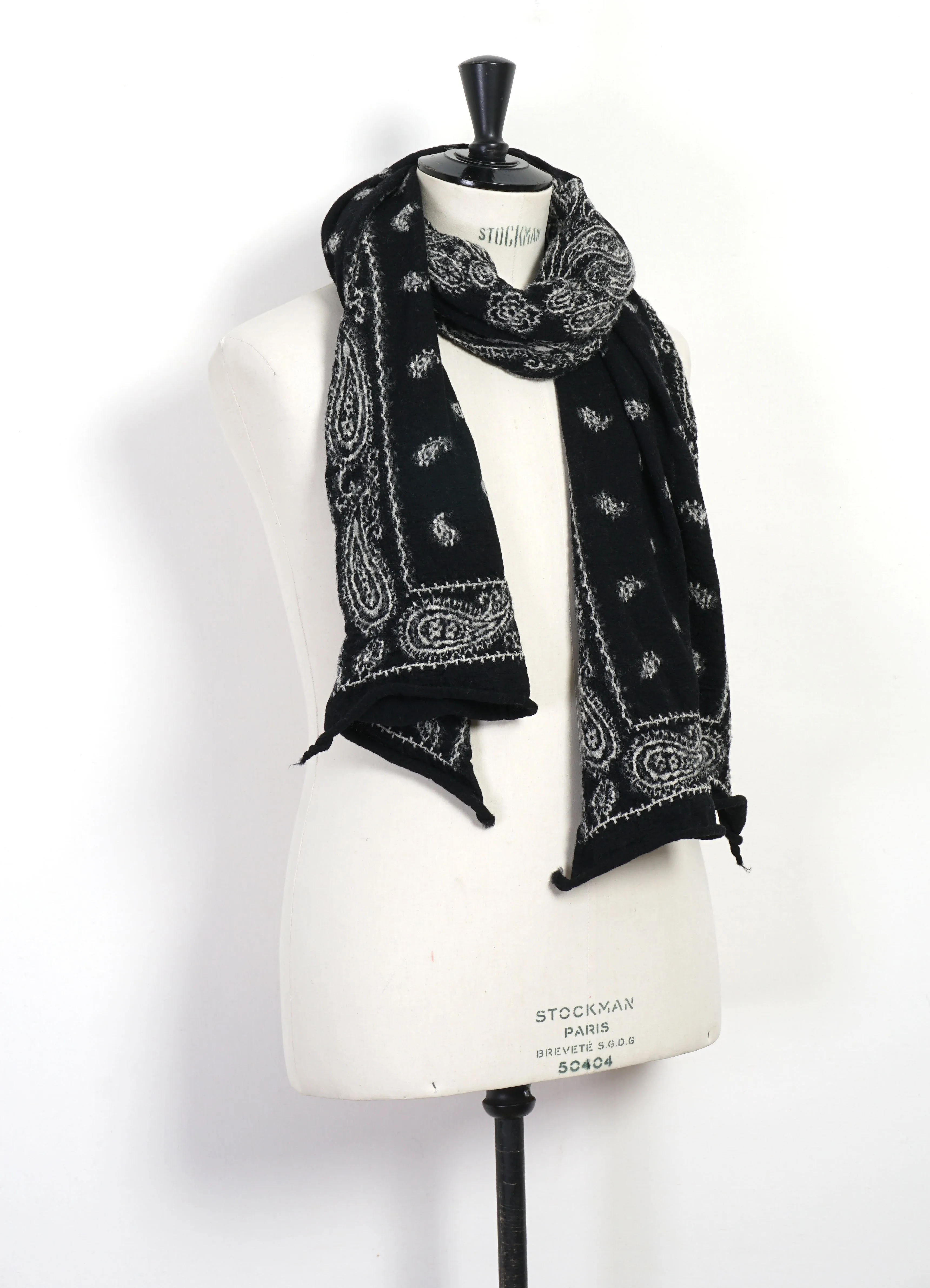 PAISLEY BANDANA | Compressed Wool Scarf | Black