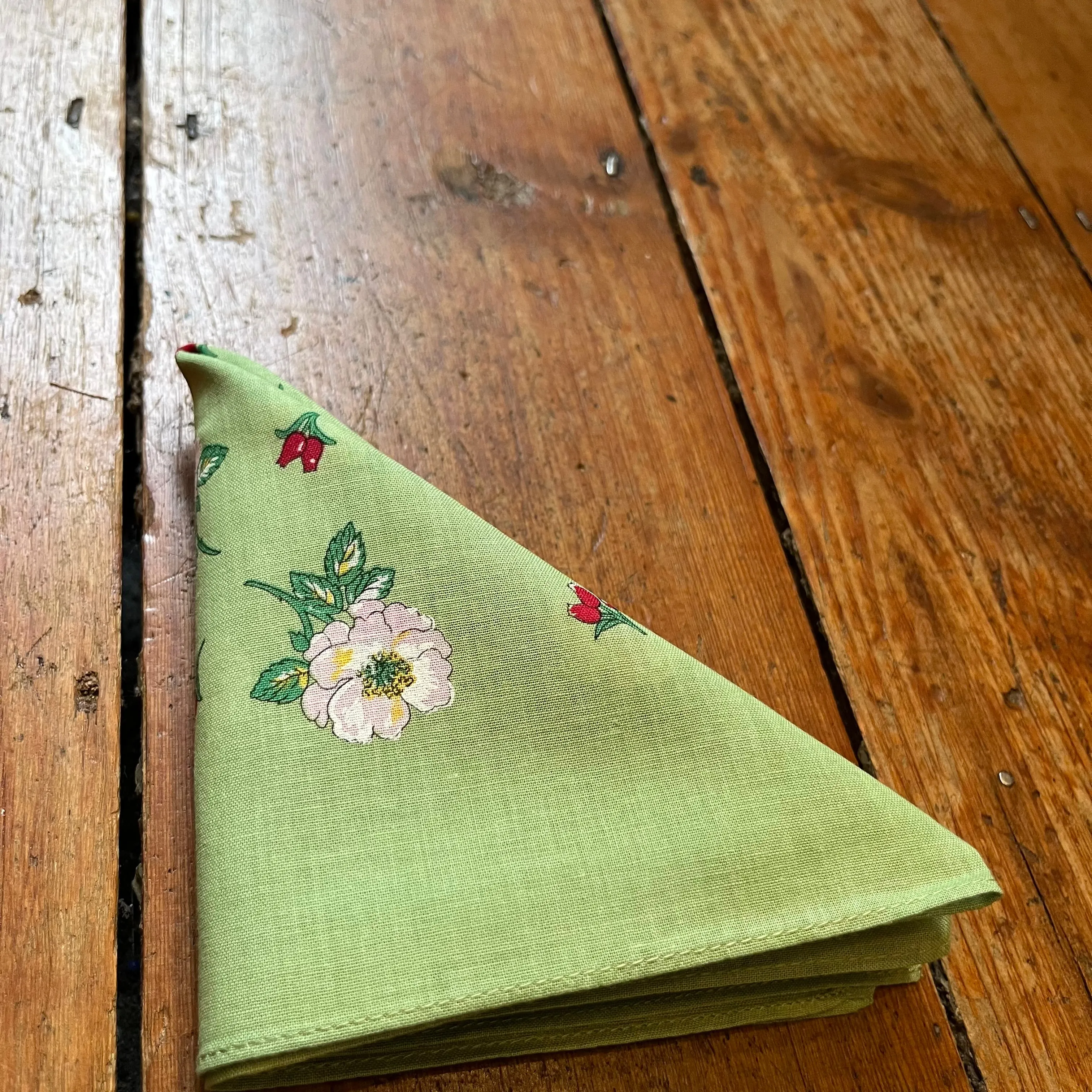 Regent - Cotton Hanky - Bandana - Apple Green with Wildflowers