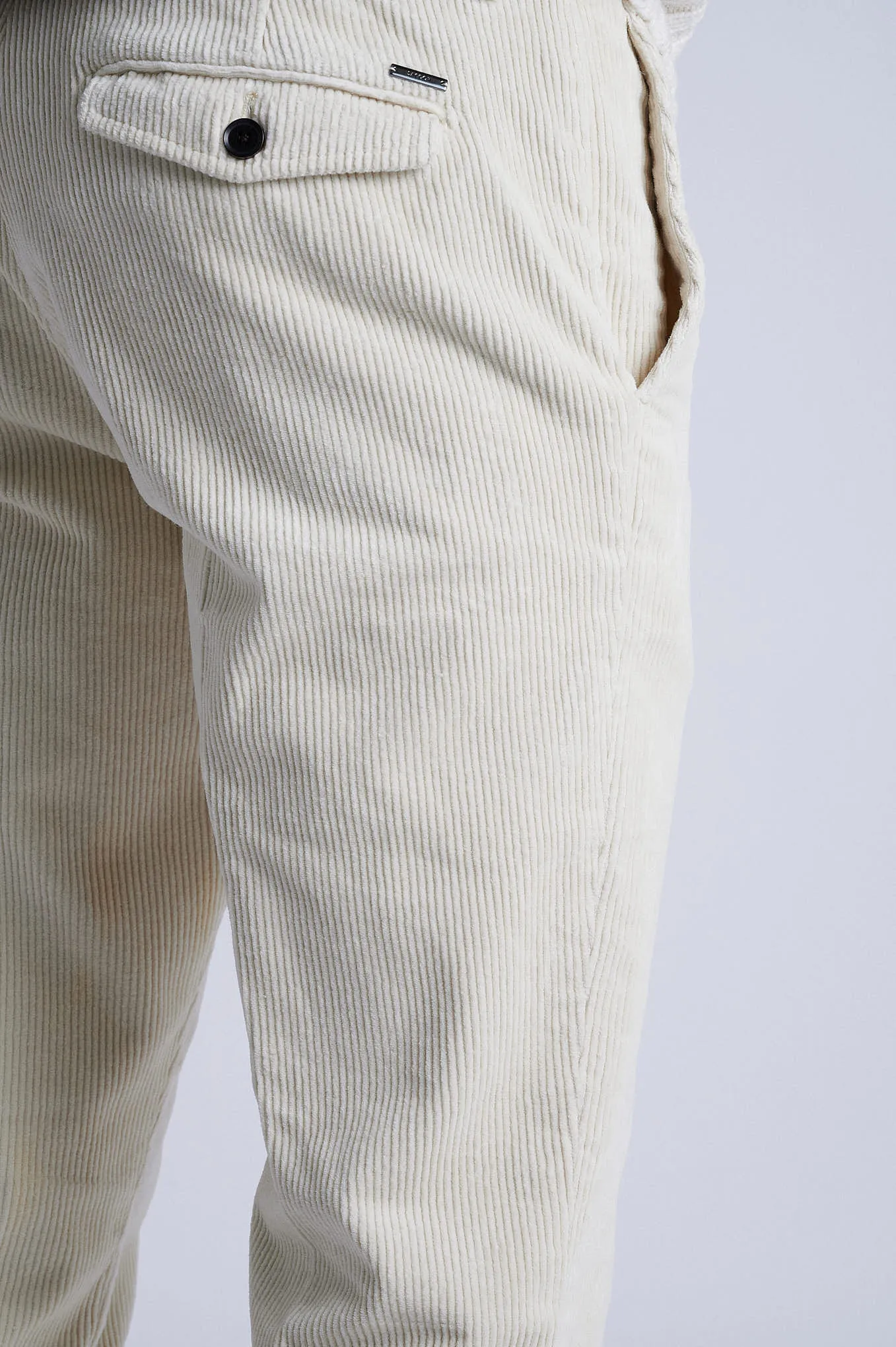 Slim fit corduroy chino