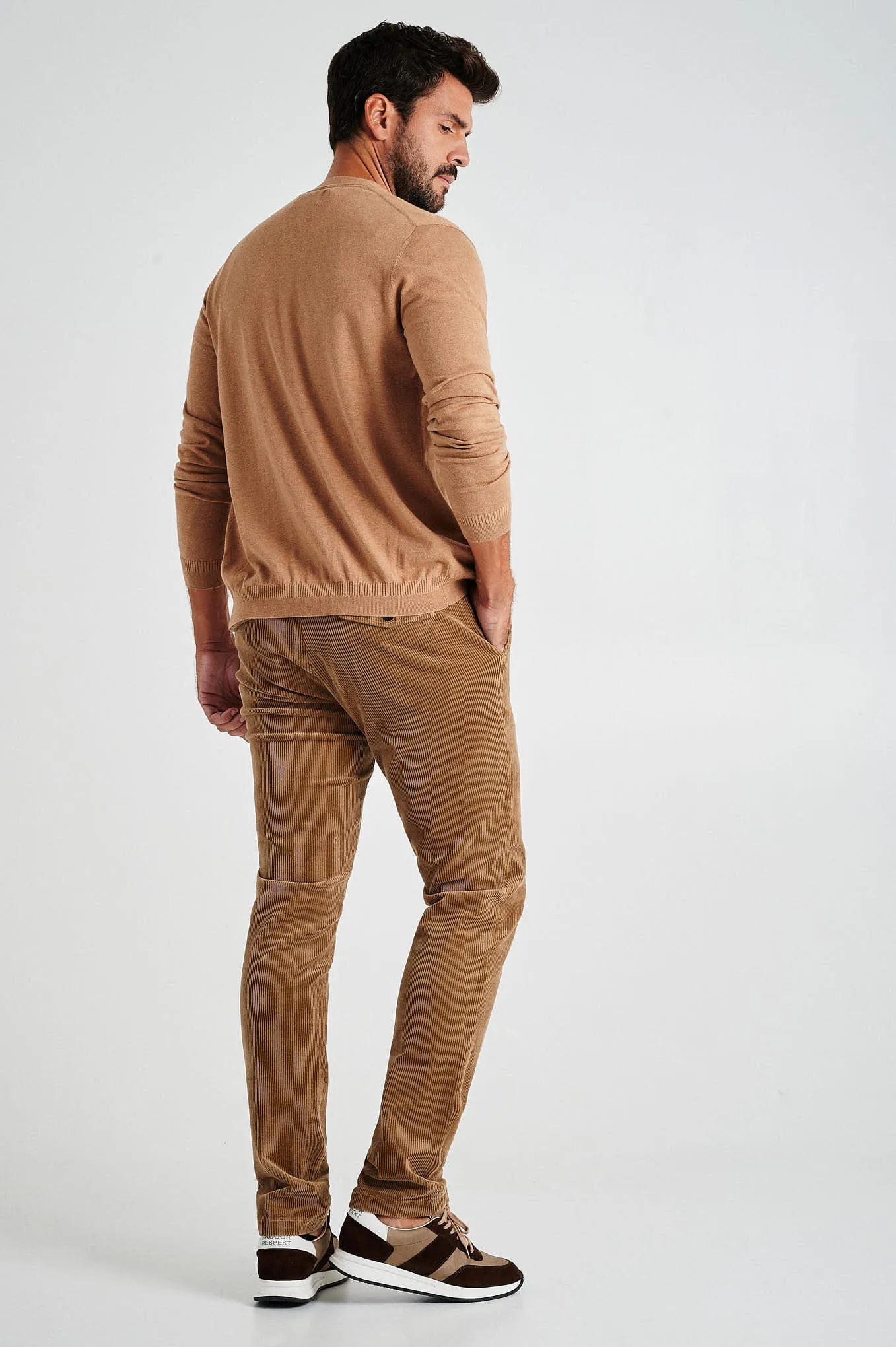 Slim fit corduroy chino