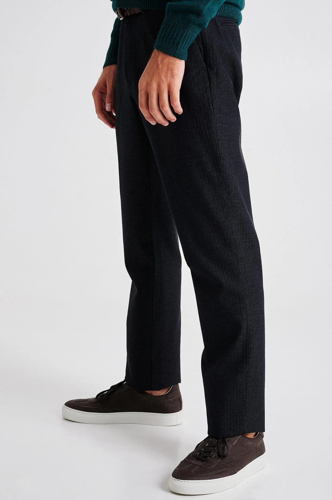 Slim fit herringbone chino